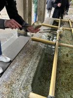 Reinigung vor dem Betreten der Schreine &ndash; &copy; Mary Dobberkau (Eberhardt TRAVEL)