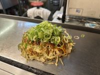 Okonomiyaki  &ndash; &copy; Sabine Letzybyll (Eberhardt TRAVEL)