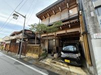 Spaziergang durch Takayama &ndash; &copy; Jacob Spangenberg (Eberhardt TRAVEL)
