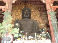 Nara - im Todaiji-Tempel mit der größten bronzenen Buddhastatue der Welt