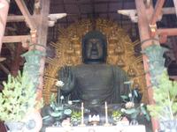 Nara - Todaiji-Tempel - über 15 Meter großer Buddha aus Bronze