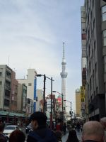 unterwegs in Tokio mit Blick auf den Skytree