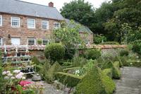 Garten von Mr. und Mrs. Binney und Calypso