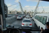 über die Brücke