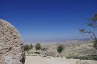 Berg Nebo - Blick ins Jordantal - Hier irgendwo soll Mose begraben sein 
