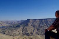Auf der Königsstraße zwischen Madaba und Kerak - Blick auf den Wadi Mujib Staudamm
