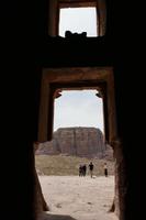 Blick aus Königsgrab aufs Gelände