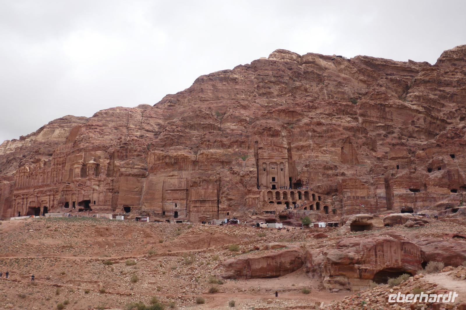 Blick auf die Königsgräber in Petra
