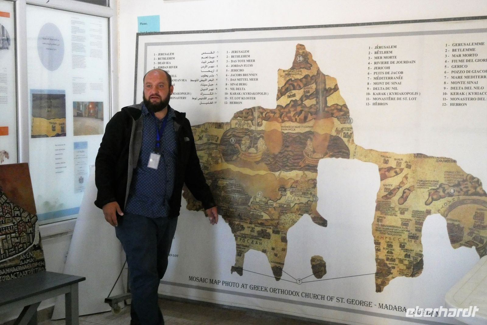 Kareem erläutert das Mosaik