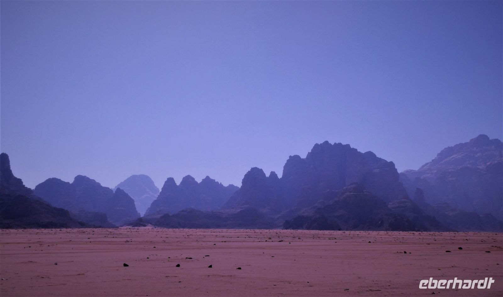 Felswüstenpanorama des Wadi Rum