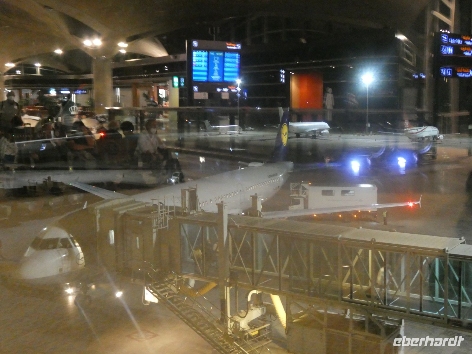 im Flughafen Amman - Spiegelungen