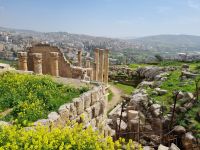 Jerash - Blick vom Südtheater auf den  Zeus-Tempel