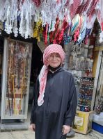 Amman - Vorbereitung für den Besuch der Blauen Moschee (König-Abdullah-Moschee)