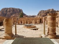 Petra - Byzantinische Kirche (Ruine des Atriums und der Zysterne)