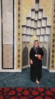 Rundreise Jordanien - Reisebegleiterin Franzi in der Zentralmoschee Amman