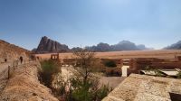 Jordanien, Wadi Rum Visitors Center mit den sieben Säulen der Weisheit