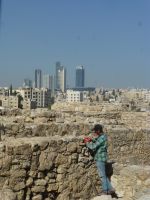 Auch heute wird auf dem Zitadellenhügel noch gearbeitet und wieder zusammengefügt, was zusammengehört inmitten der modernen Stadt. 