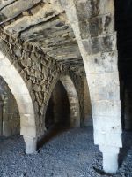 Die Moschee - dicke Mauern fangen das Gewicht der steinernen Decken ab.