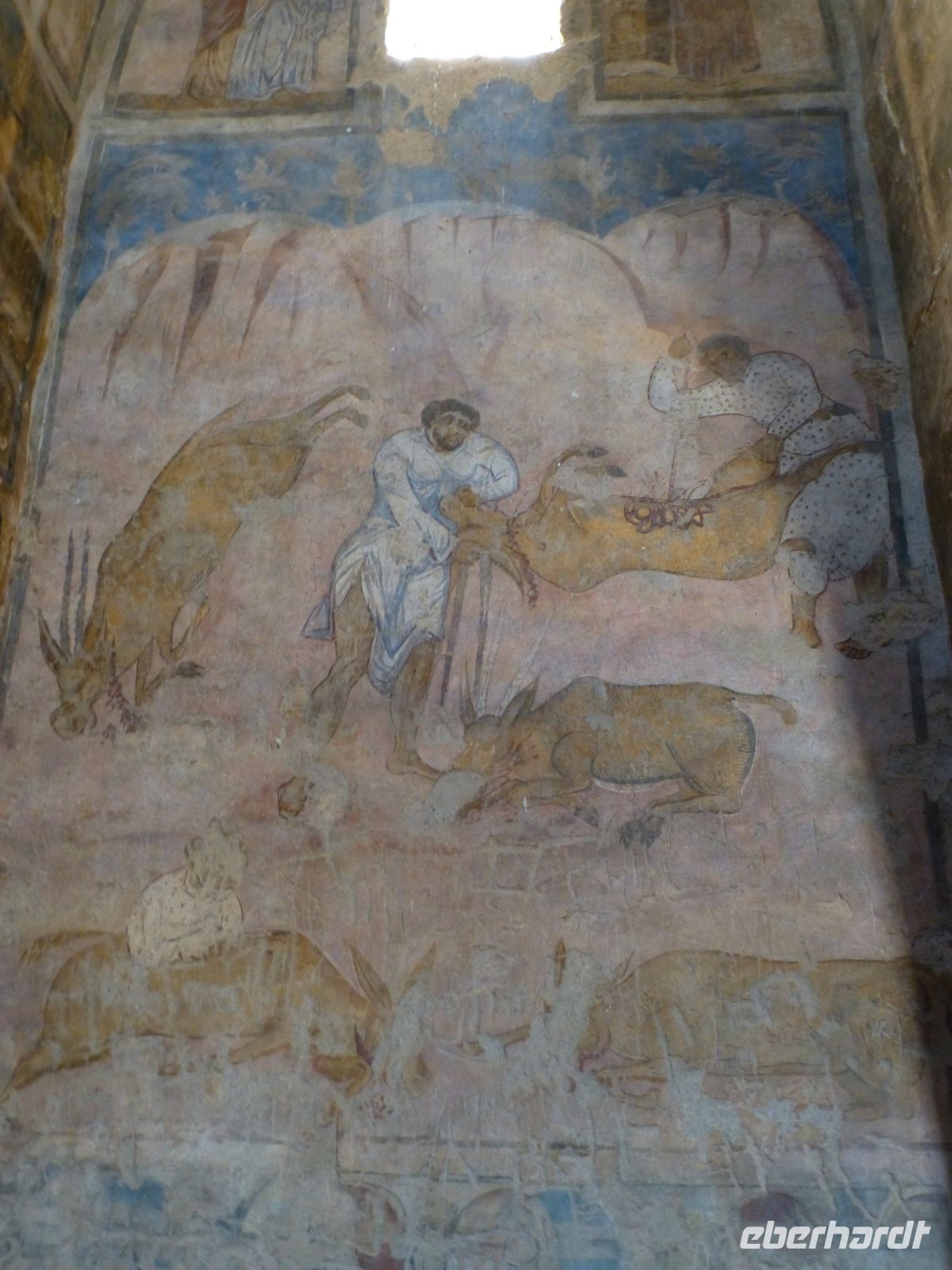 Die zuvor gejagten Antilopen werden geschlachtet und ausgeweidet. 