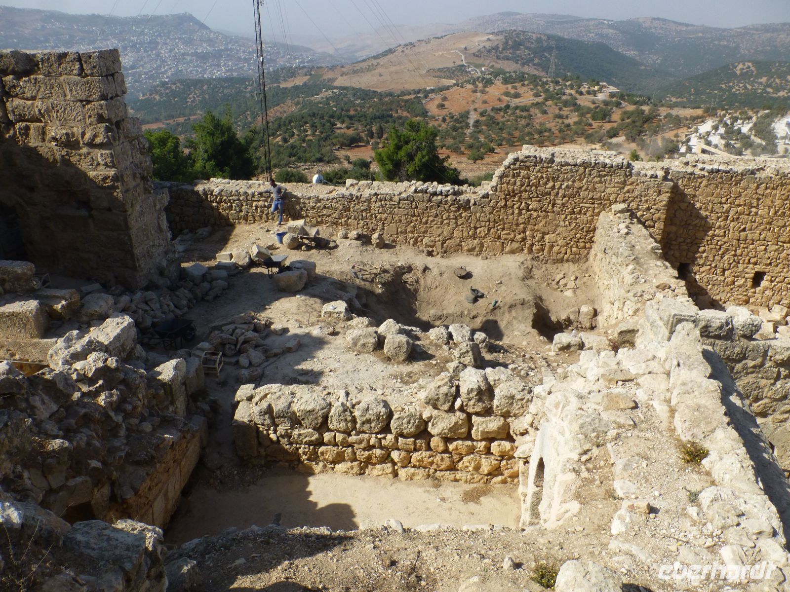 Auch im Gelände finden noch Grabungen statt.