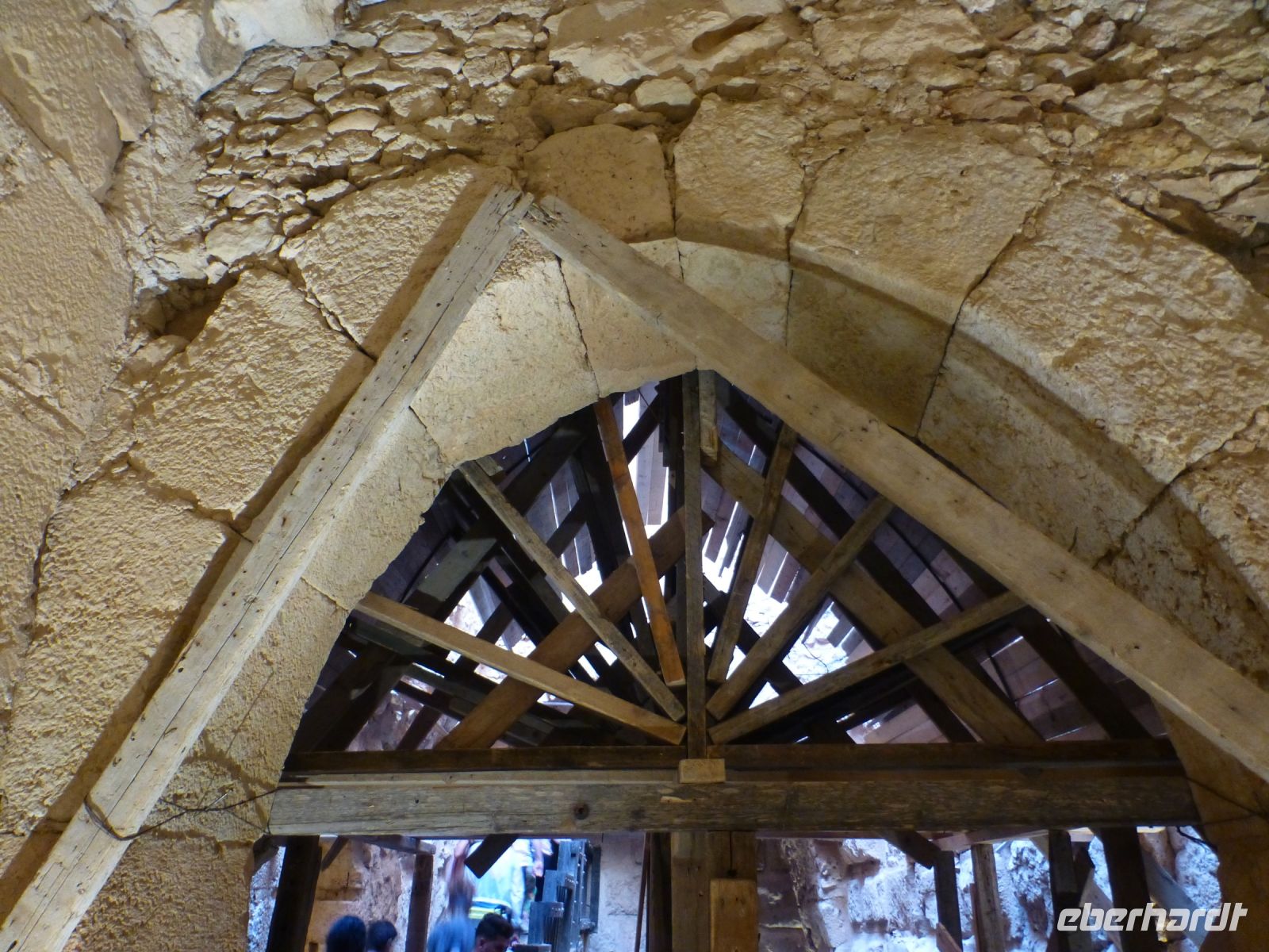 So baute man auch in der Antike seine Rundbogen – über einem Holzgerüst.