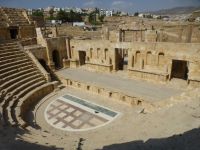 Das Nordtheater war zunächst Versammlungsort der Stadträte und Vertreter weiterer Verwaltungseinheiten. 