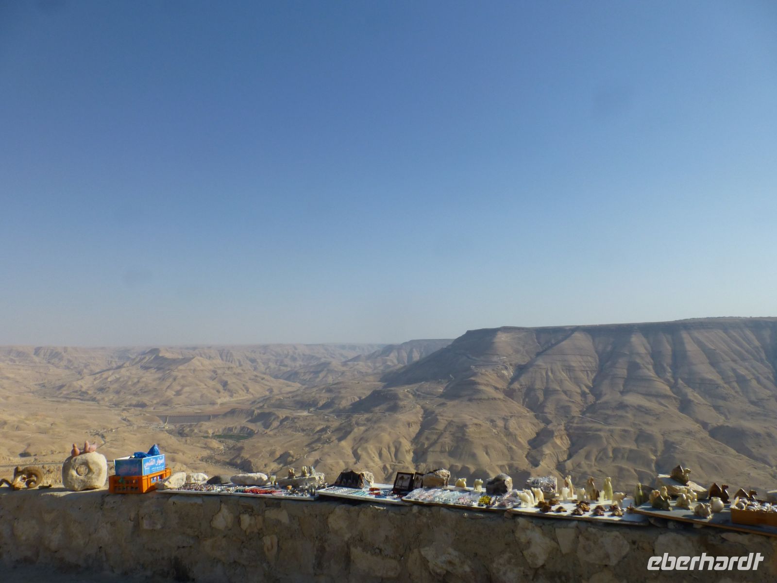 Für den Verkauf von Andenken findet sich überall ein Plätzchen.