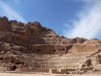 Das Theater, hier hatten 7000 bis 8500 Zuschauer Platz. Und als Kulisse dienten die Königswand auf der gegenüberliegenden Seite (hinter uns). 
