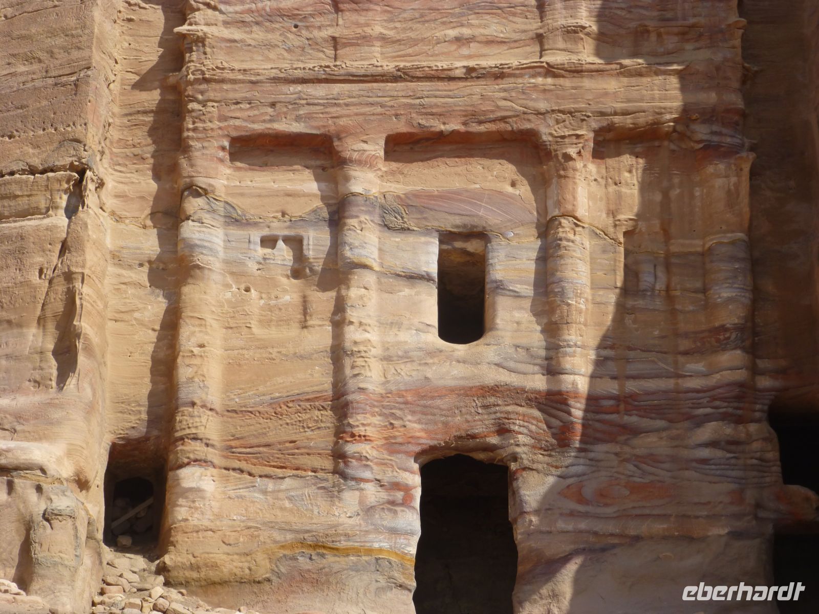 Das Seidengrab hat seinen Namen aufgrund seiner bunten Maserung.