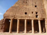 Diese Tiefe musste erst einmal gewonnen werden. Der Abraum wurde für den Straßenbau genutzt.