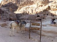 … hier links beginnt unser Weg auf den Opferplatz - zu Fuß.