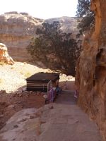 An jeder Ecke, jeder Kehre steht eine Verkaufsbude.