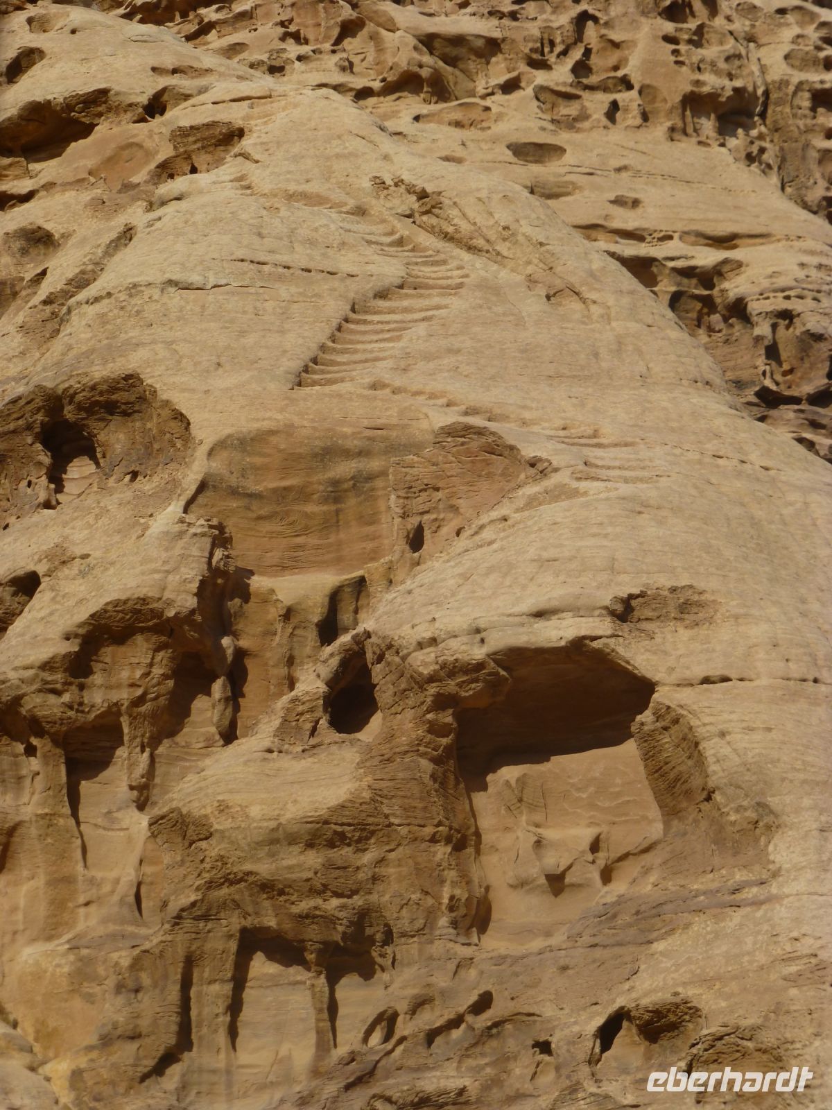 Eine Himmelsleiter in den Fels geschlagen. Wo fängt sie an, wo hört sie auf?