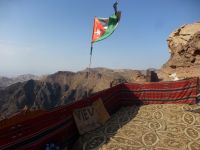 Mit einem spektakulären Blick werben alle Teezelte auf dieser Höhe.