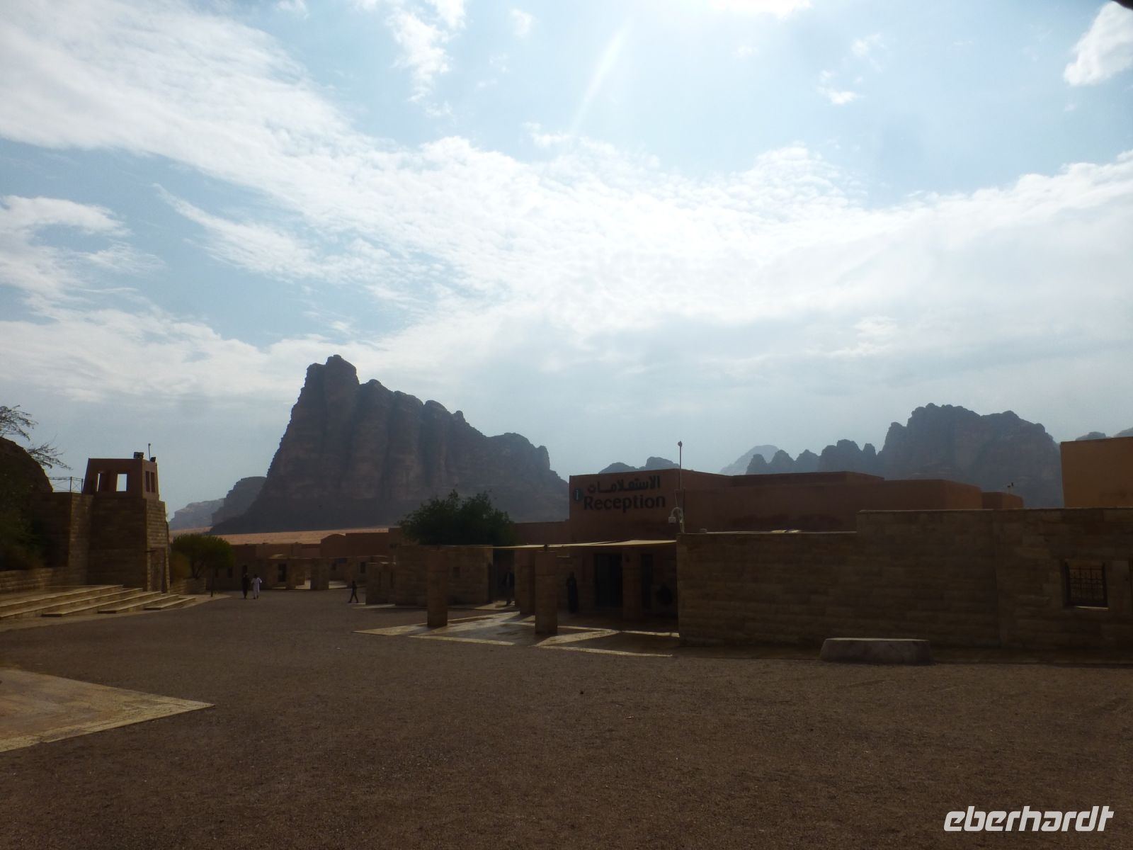 Das Besucherzentrum von Wadi Rum und im Hintergrund…