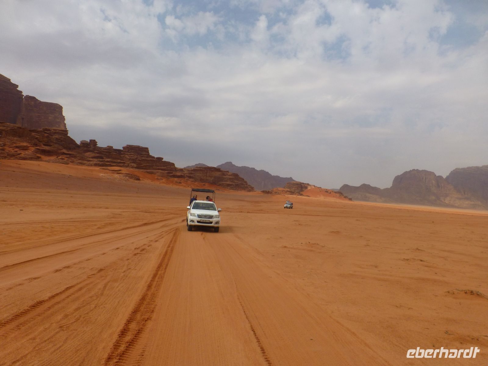 Nur gut, dass der Fahrer den Weg kennt. 