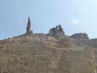 Frau Lot, zur Salzsäure erstarrt, als sie sich zurückdrehte für einen letzten Abschiedsblick.