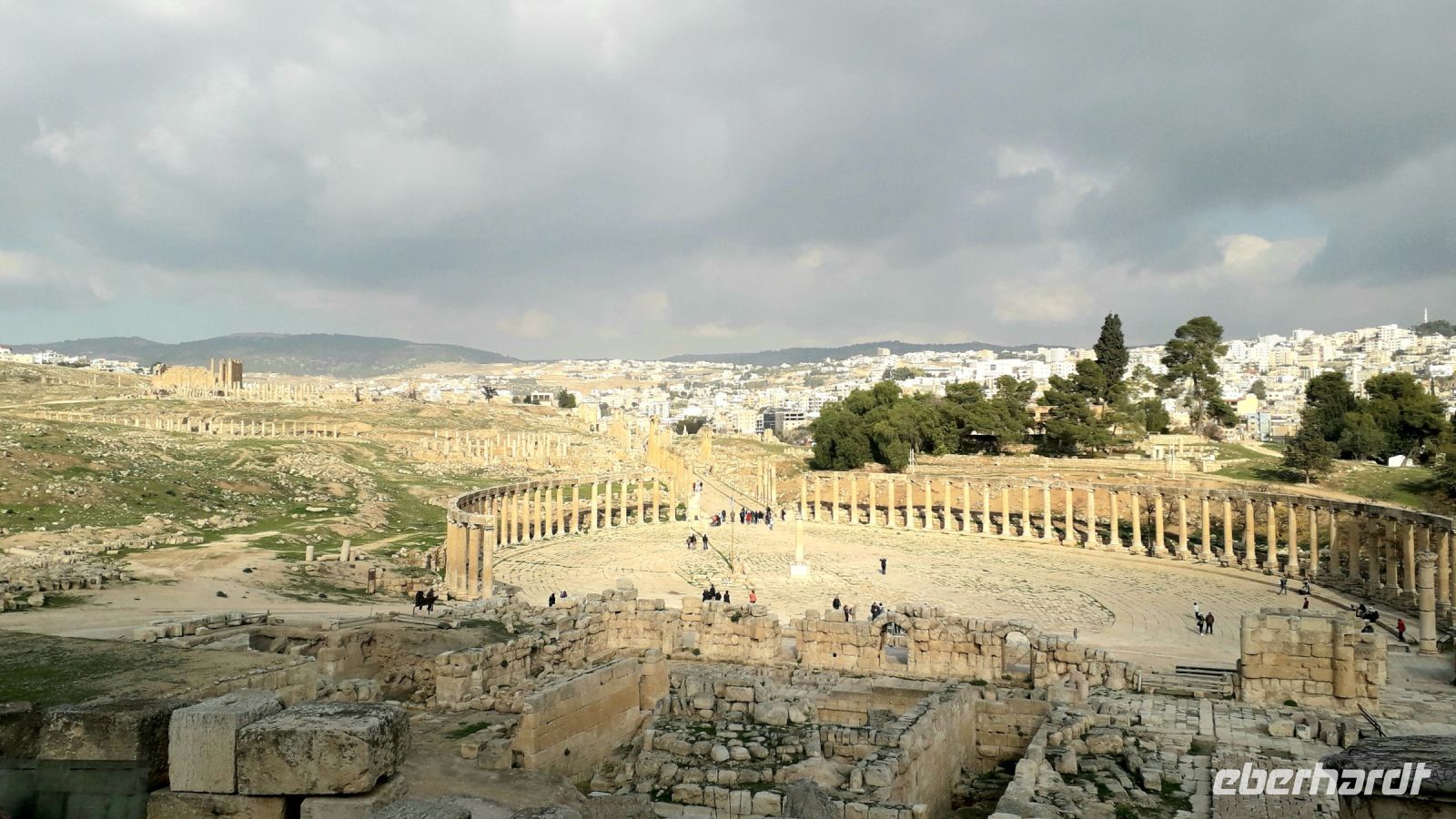 Die Sonne kommt etwas heraus in Jerash