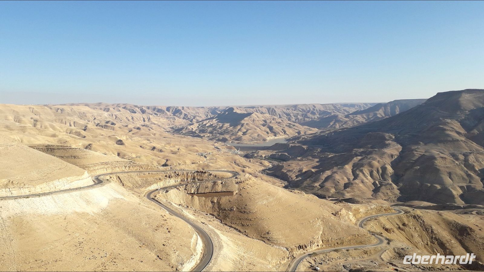 Wadi Mujib mit dem Blick auf den Stausee