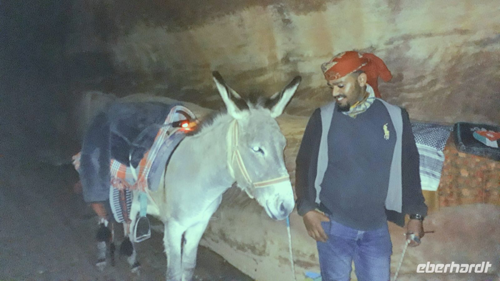 Eine Begegnung bei Petra bei Nacht