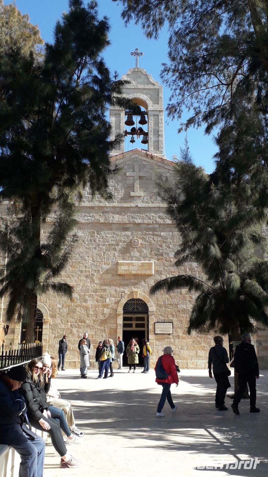 Der Eingang zur Kirche St. Georg