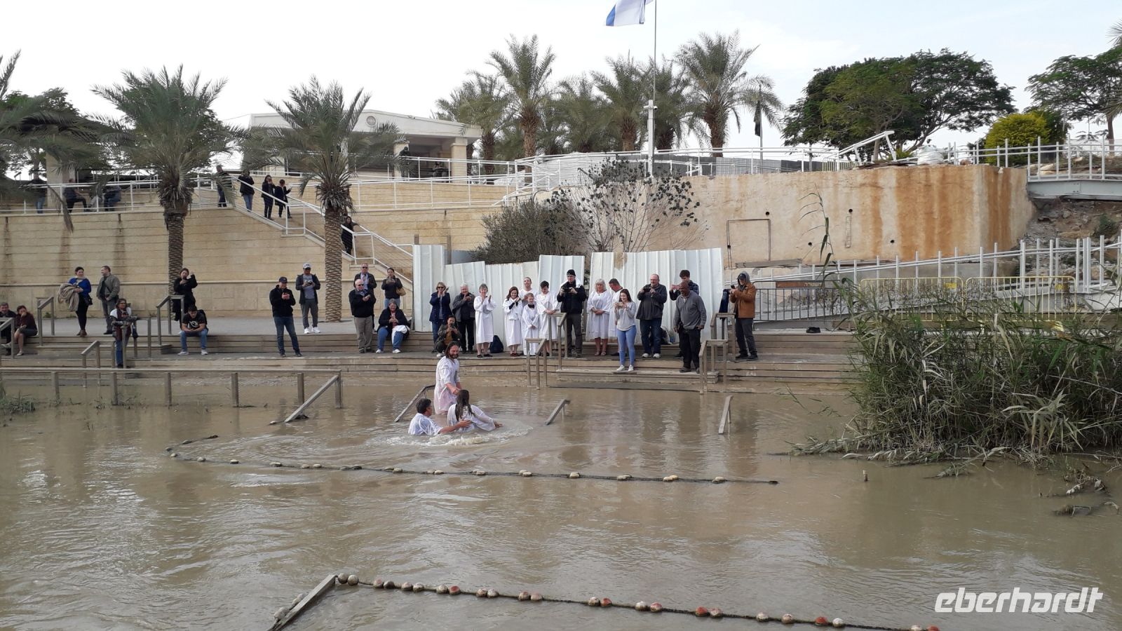 Am israelischen Ufer wurden manche getauft...