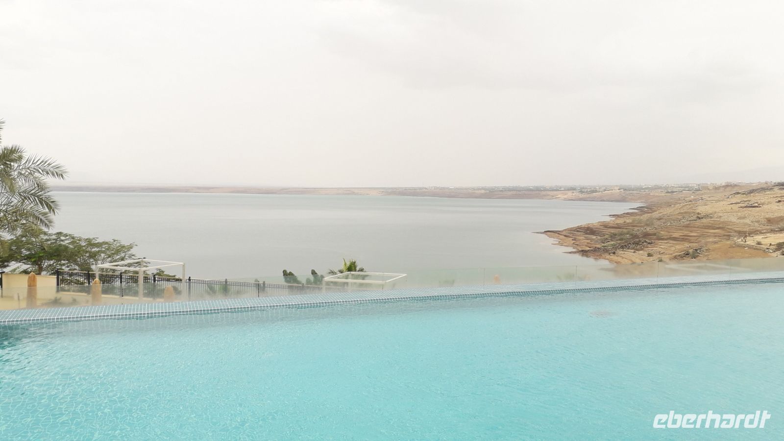 Die Poolanlage im Hilton Hotel