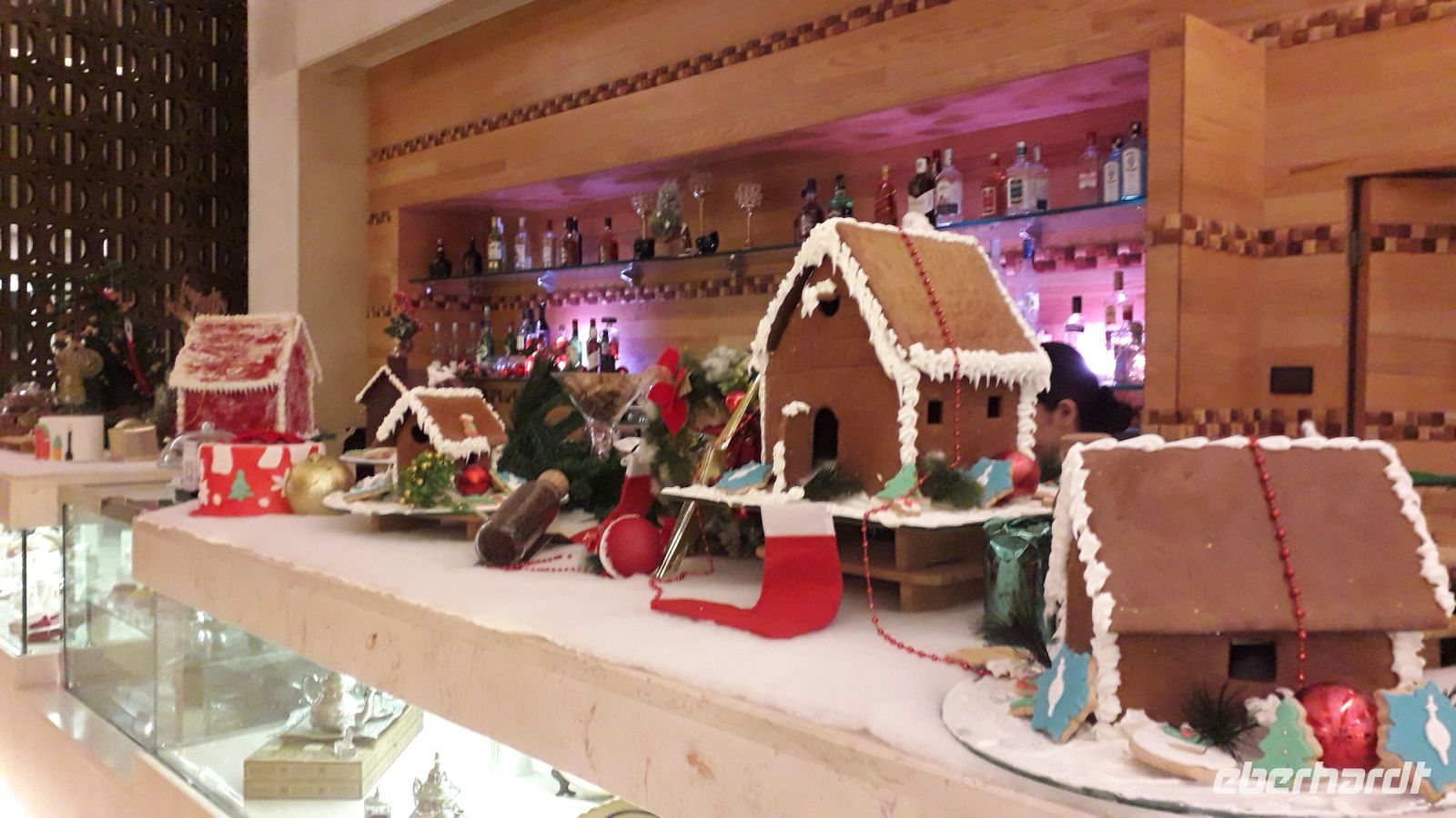 Lebkuchenhäuser an der Bar des Hilton Hotels