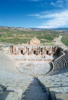 Blick vom Amphitheater in Jerash auf die Umgebung 