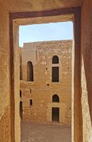Im Innenhof des Qasr al Harrana