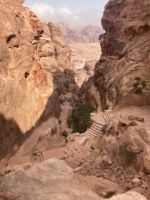 Ausführliche Rundreise im Königreich Jordanien - Aufstieg zum Opferplatz von Petra