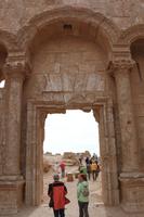 IMG_8264_Am Hauptportal der Oasenstadt Resafa &ndash; &copy; Alice Teipelke (Eberhardt TRAVEL)