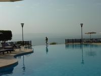 Am Pool am Toten Meer