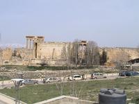 Baalbek: Blick zum Bacchus- und Jupitertempel